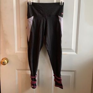 VS Pink Leggings w/ pockets